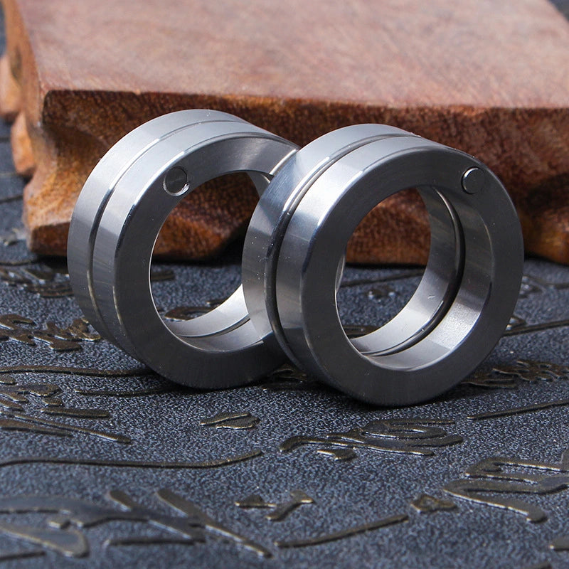 Four-finger brass knuckles